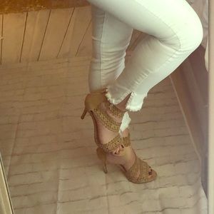 White denim jeans 👖 with fringe cuff